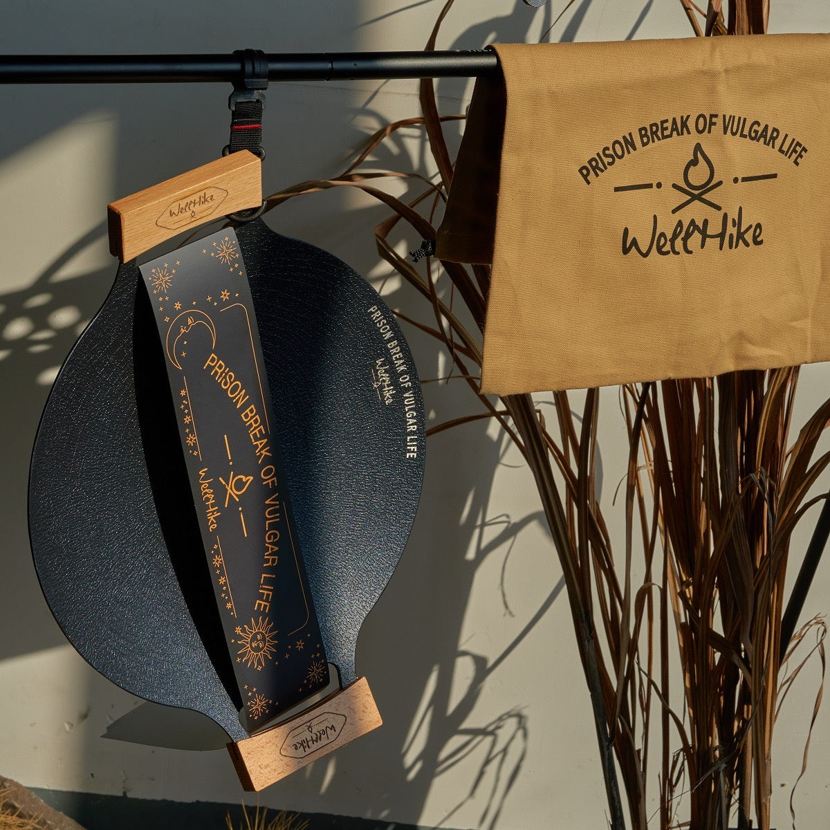 WELLHIKE Outdoor Camping BBQ Grill Pan – Non-Stick Round Griddle with Wooden Handle for Portable Gas Stoves